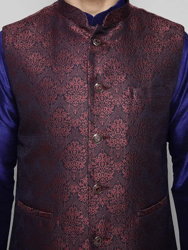 Men's_Silk_Blend_Kurta_Pajama_with_Designer_Ethnic_Nehru_Jacket/Modi_Jacket?