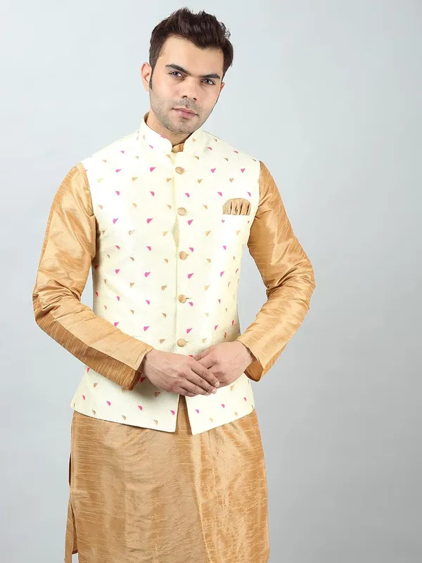 Men's_Silk_Blend_Regular_Kurta_Churidar_Pyjama_with_Bundi_Nehru_Jacket/Waistcoat