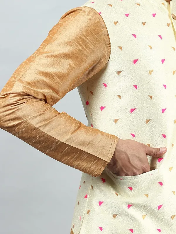 Men's_Silk_Blend_Regular_Kurta_Churidar_Pyjama_with_Bundi_Nehru_Jacket/Waistcoat