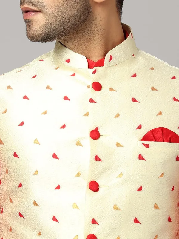 Men's_Silk_Blend_Regular_Kurta_Churidar_Pyjama_with_Bundi_Nehru_Jacket/Waistcoat