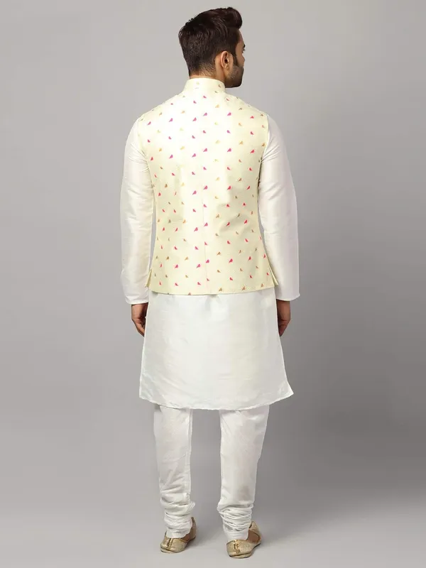 Men's_Silk_Blend_Regular_Kurta_Churidar_Pyjama_with_Bundi_Nehru_Jacket/Waistcoat