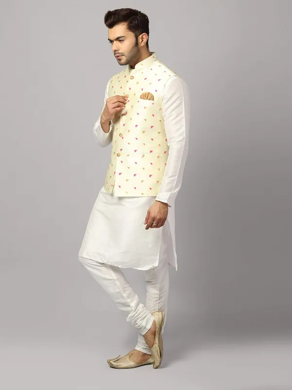 Men's_Silk_Blend_Regular_Kurta_Churidar_Pyjama_with_Bundi_Nehru_Jacket/Waistcoat