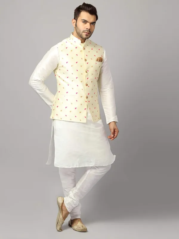 Men's_Silk_Blend_Regular_Kurta_Churidar_Pyjama_with_Bundi_Nehru_Jacket/Waistcoat