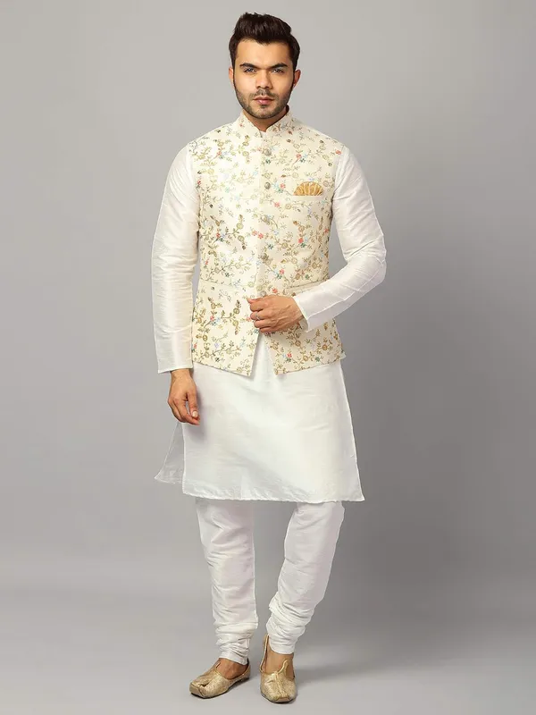 Men's_Silk_Blend_Regular_Kurta_Churidar_Pyjama_with_Bundi_Nehru_Jacket/Waistcoat