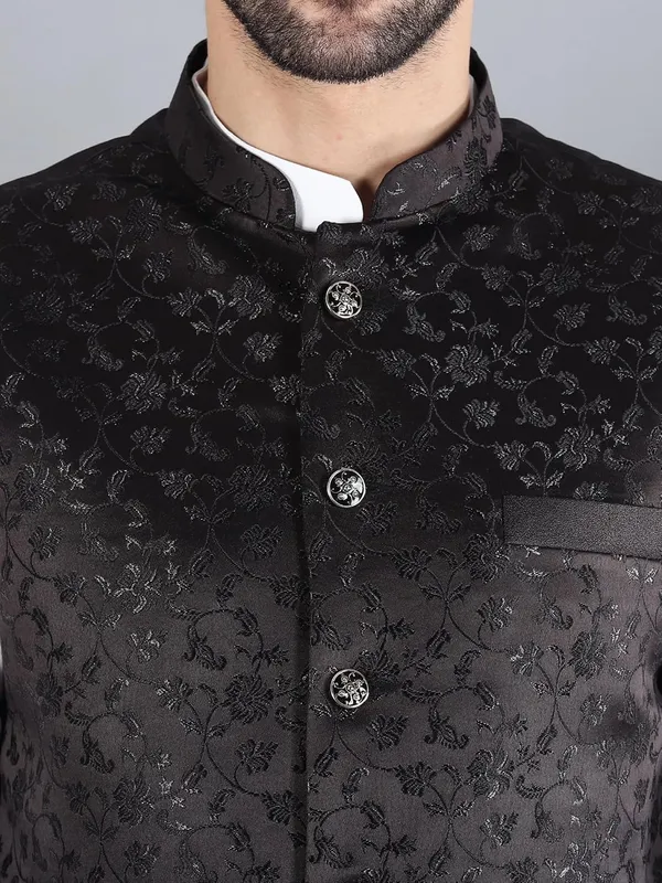 Men's_Silk_Blend_Kurta_Pajama_with_Designer_Ethnic_Nehru_Jacket/Modi_Jacket