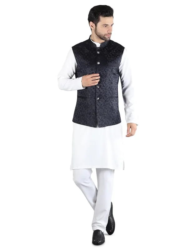 Men's_Silk_Blend_Kurta_Pajama_with_Designer_Ethnic_Nehru_Jacket/Modi_Jacket