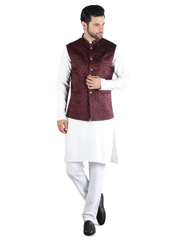 Men's_Silk_Blend_Kurta_Pajama_with_Designer_Ethnic_Nehru_Jacket/Modi_Jacket