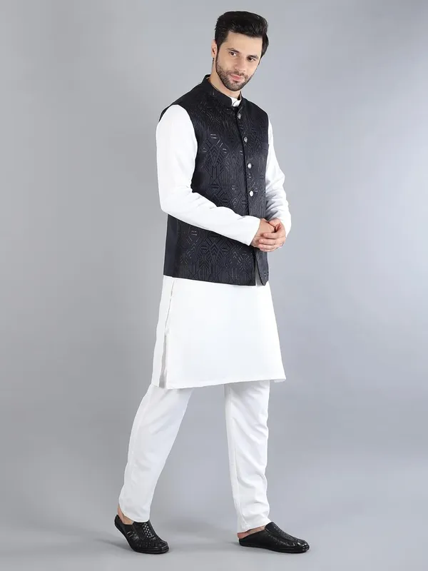 Men's_Silk_Blend_Kurta_Pajama_with_Designer_Ethnic_Nehru_Jacket/Modi_Jacket
