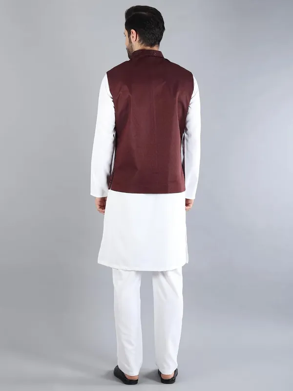 Men's_Silk_Blend_Kurta_Pajama_with_Designer_Ethnic_Nehru_Jacket/Modi_Jacket