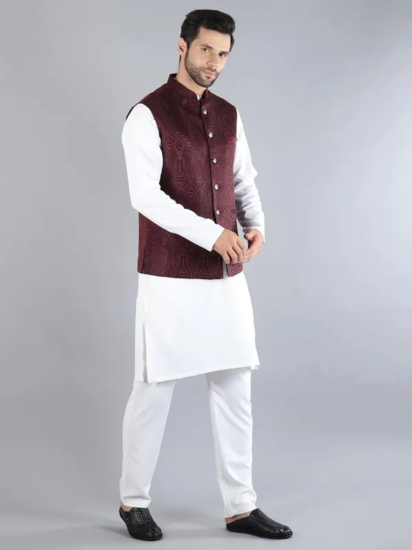 Men's_Silk_Blend_Kurta_Pajama_with_Designer_Ethnic_Nehru_Jacket/Modi_Jacket