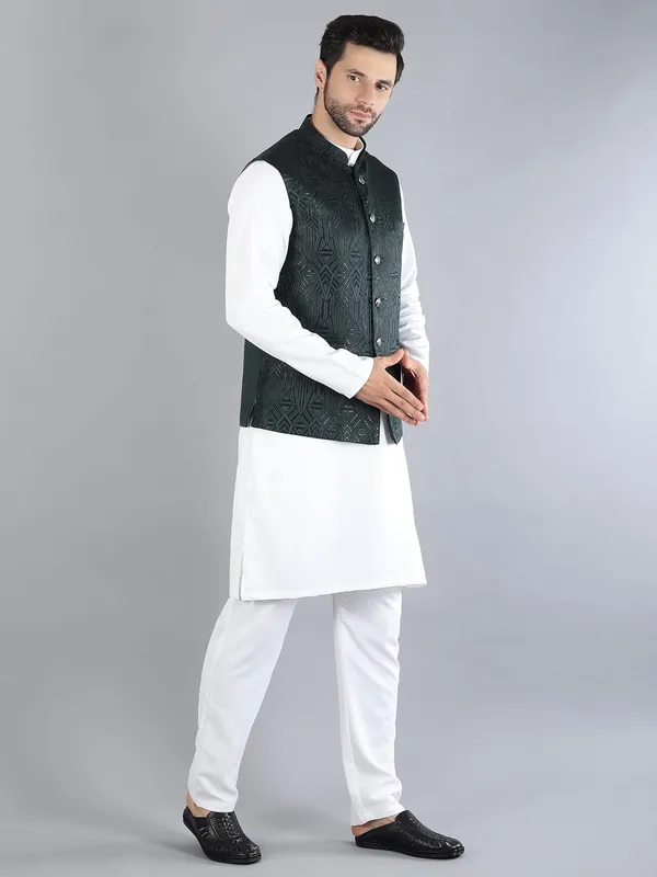 Men's_Silk_Blend_Kurta_Pajama_with_Designer_Ethnic_Nehru_Jacket/Modi_Jacket