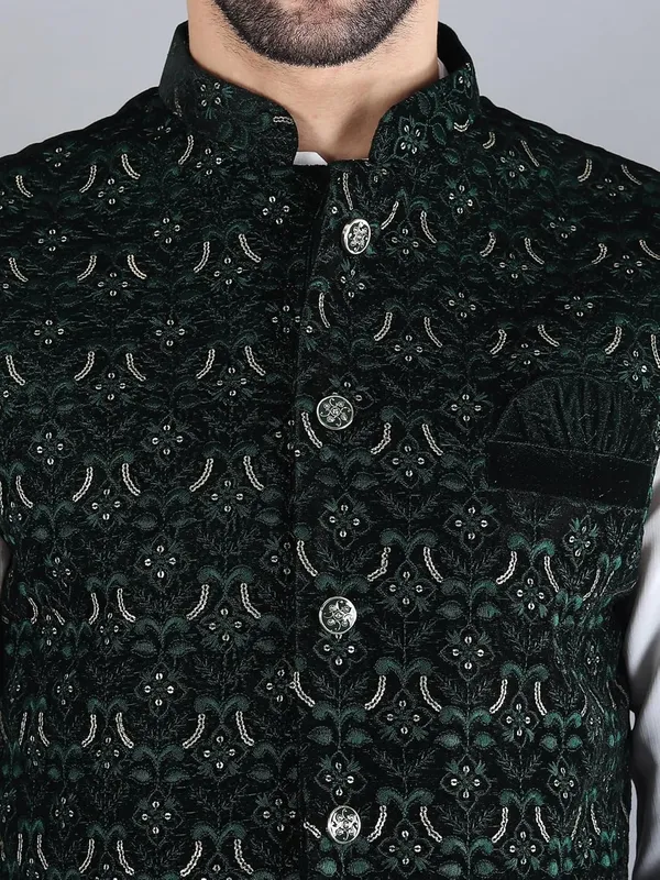 Men's_Silk_Blend_Kurta_Pajama_with_Designer_Ethnic_Nehru_Jacket/Modi_Jacket
