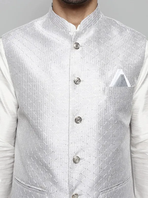 Men's_Silk_Blend_Regular_Kurta_Churidar_Pyjama_with_Bundi_Nehru_Jacket/Waistcoat