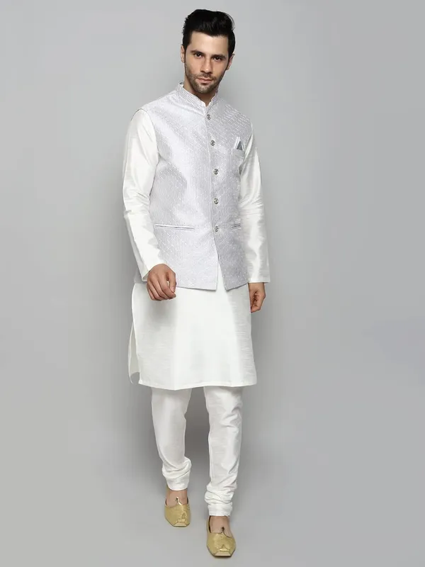 Men's_Silk_Blend_Regular_Kurta_Churidar_Pyjama_with_Bundi_Nehru_Jacket/Waistcoat