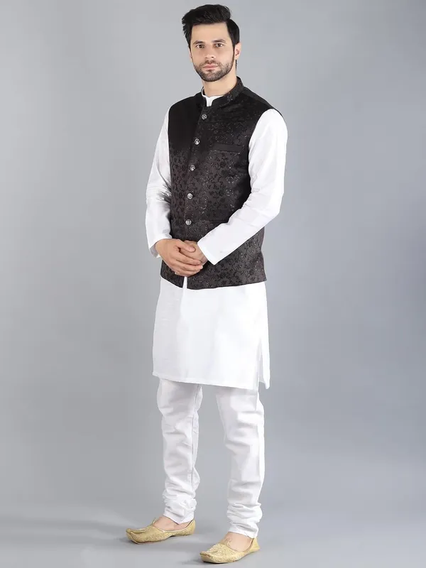 Men's_Silk_Blend_Kurta_Pajama_with_Designer_Ethnic_Nehru_Jacket/Modi_Jacket