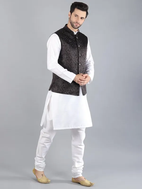 Men's_Silk_Blend_Kurta_Pajama_with_Designer_Ethnic_Nehru_Jacket/Modi_Jacket