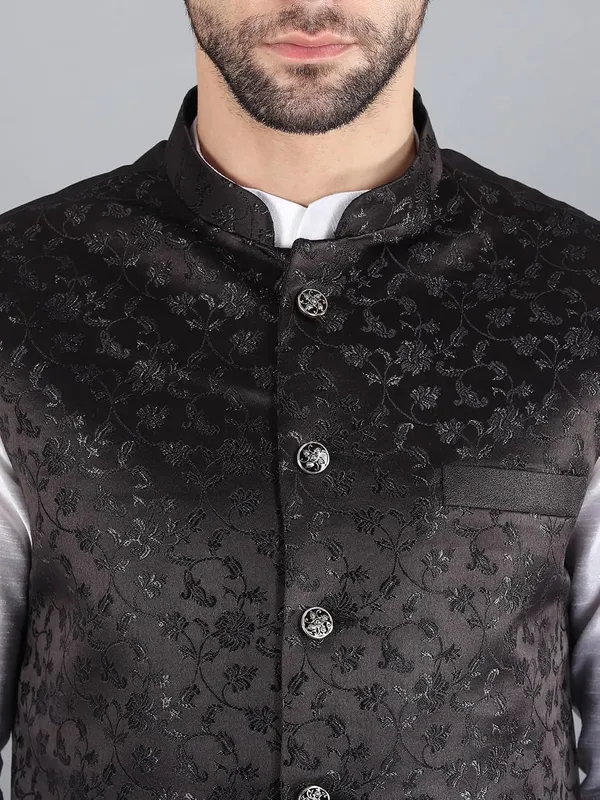 Men's_Silk_Blend_Kurta_Pajama_with_Designer_Ethnic_Nehru_Jacket/Modi_Jacket