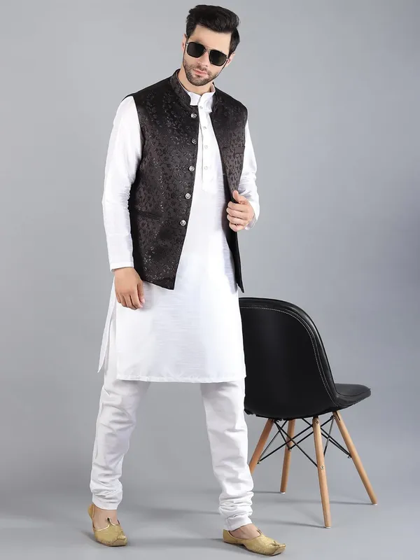 Men's_Silk_Blend_Kurta_Pajama_with_Designer_Ethnic_Nehru_Jacket/Modi_Jacket