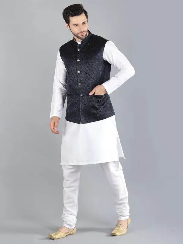 Men's_Silk_Blend_Kurta_Pajama_with_Designer_Ethnic_Nehru_Jacket/Modi_Jacket