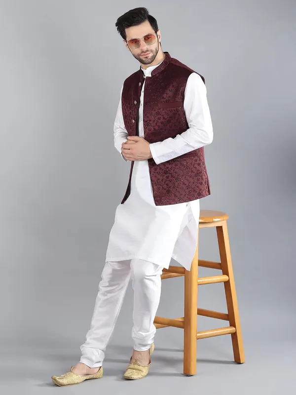Men's_Silk_Blend_Kurta_Pajama_with_Designer_Ethnic_Nehru_Jacket/Modi_Jacket
