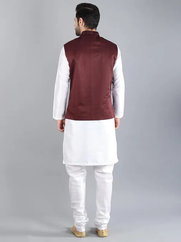 Men's_Silk_Blend_Kurta_Pajama_with_Designer_Ethnic_Nehru_Jacket/Modi_Jacket