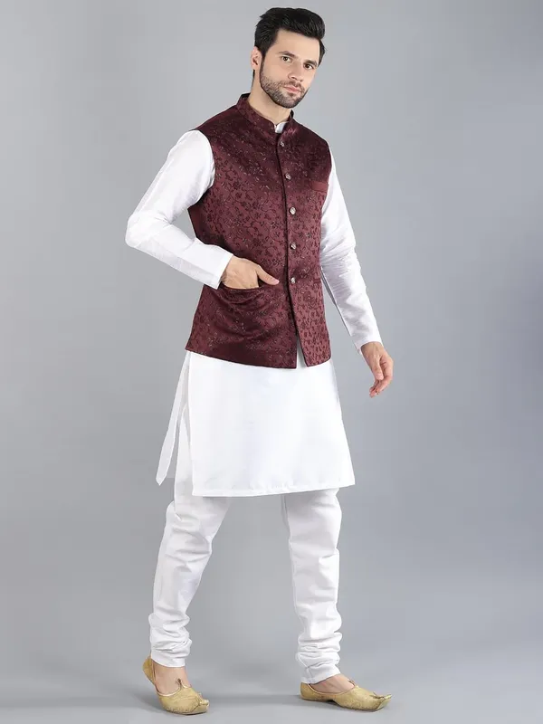 Men's_Silk_Blend_Kurta_Pajama_with_Designer_Ethnic_Nehru_Jacket/Modi_Jacket