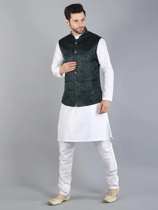 Men's_Silk_Blend_Kurta_Pajama_with_Designer_Ethnic_Nehru_Jacket/Modi_Jacket