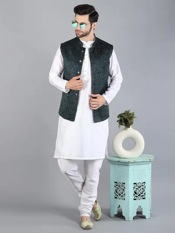 Men's_Silk_Blend_Kurta_Pajama_with_Designer_Ethnic_Nehru_Jacket/Modi_Jacket