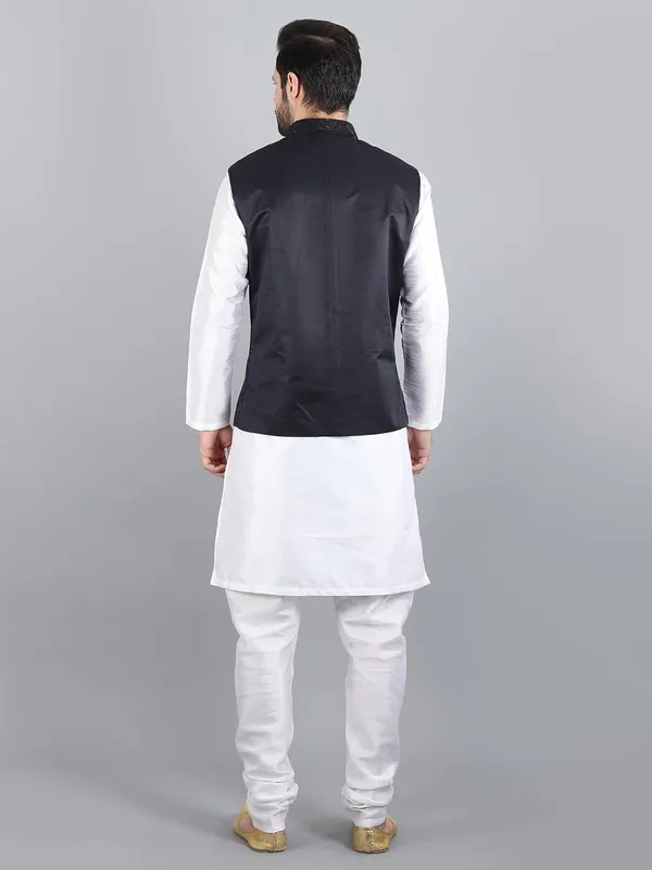 Men's_Silk_Blend_Kurta_Pajama_with_Designer_Ethnic_Nehru_Jacket/Modi_Jacket