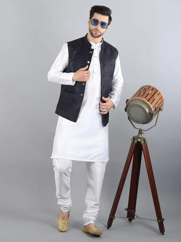 Men's_Silk_Blend_Kurta_Pajama_with_Designer_Ethnic_Nehru_Jacket/Modi_Jacket