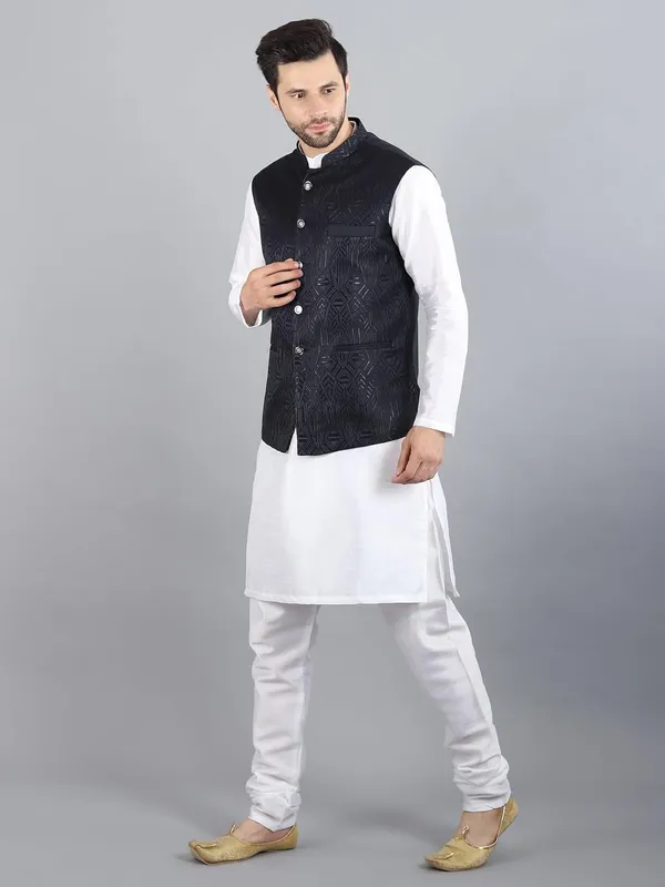 Men's_Silk_Blend_Kurta_Pajama_with_Designer_Ethnic_Nehru_Jacket/Modi_Jacket