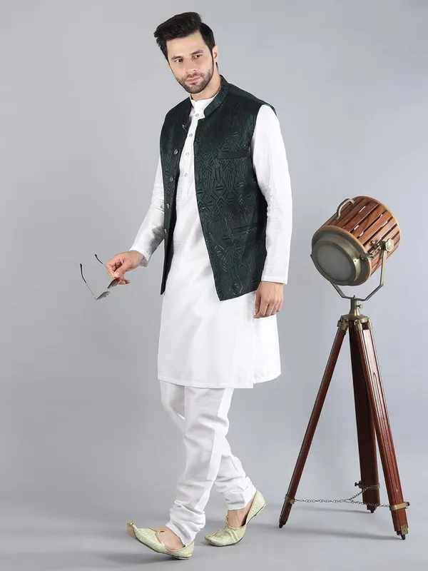 Men's_Silk_Blend_Kurta_Pajama_with_Designer_Ethnic_Nehru_Jacket/Modi_Jacket