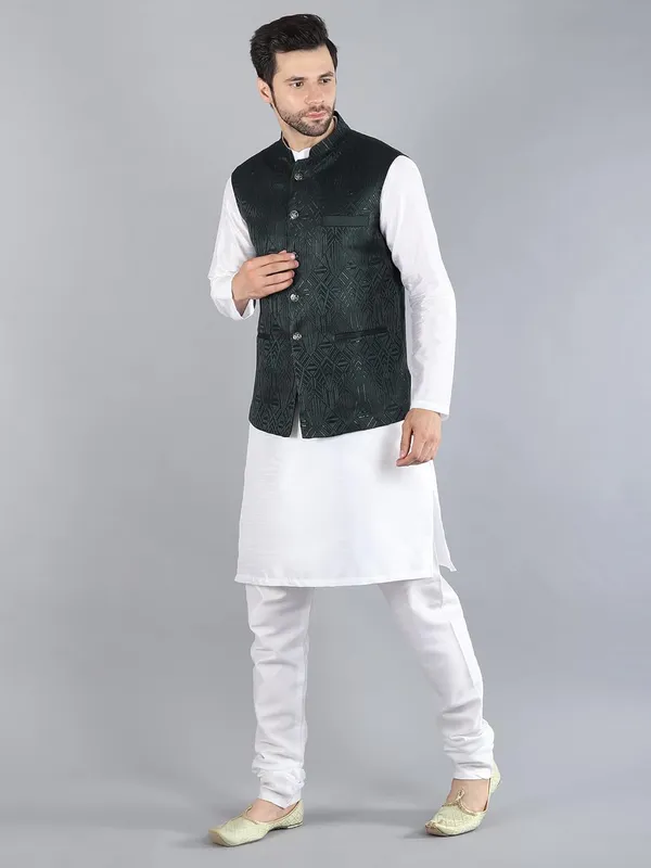 Men's_Silk_Blend_Kurta_Pajama_with_Designer_Ethnic_Nehru_Jacket/Modi_Jacket