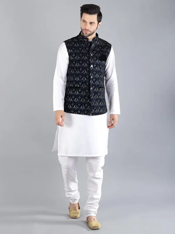 Men's_Silk_Blend_Kurta_Pajama_with_Designer_Ethnic_Nehru_Jacket/Modi_Jacket