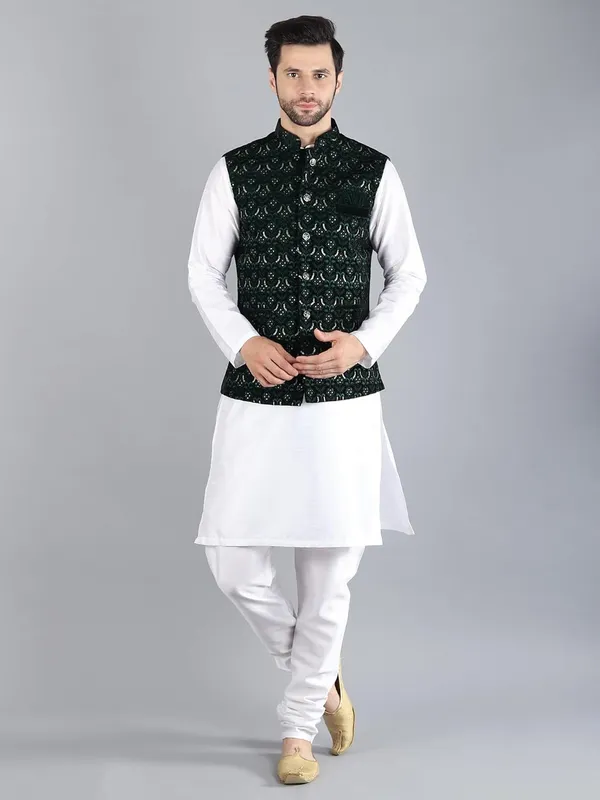 Men's_Silk_Blend_Kurta_Pajama_with_Designer_Ethnic_Nehru_Jacket/Modi_Jacket
