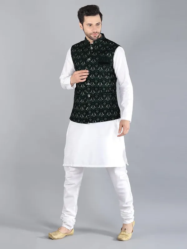 Men's_Silk_Blend_Kurta_Pajama_with_Designer_Ethnic_Nehru_Jacket/Modi_Jacket