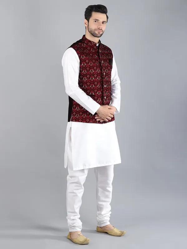Men's_Silk_Blend_Kurta_Pajama_with_Designer_Ethnic_Nehru_Jacket/Modi_Jacket