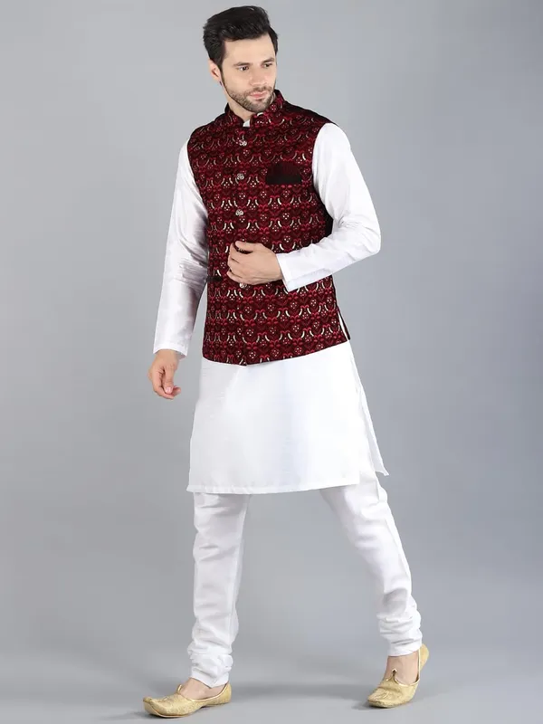 Men's_Silk_Blend_Kurta_Pajama_with_Designer_Ethnic_Nehru_Jacket/Modi_Jacket
