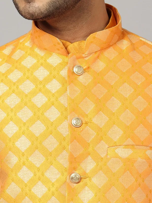 Men's_Silk_Blend_Regular_Kurta_Churidar_Pyjama_with_Bundi_Nehru_Jacket/Waistcoat