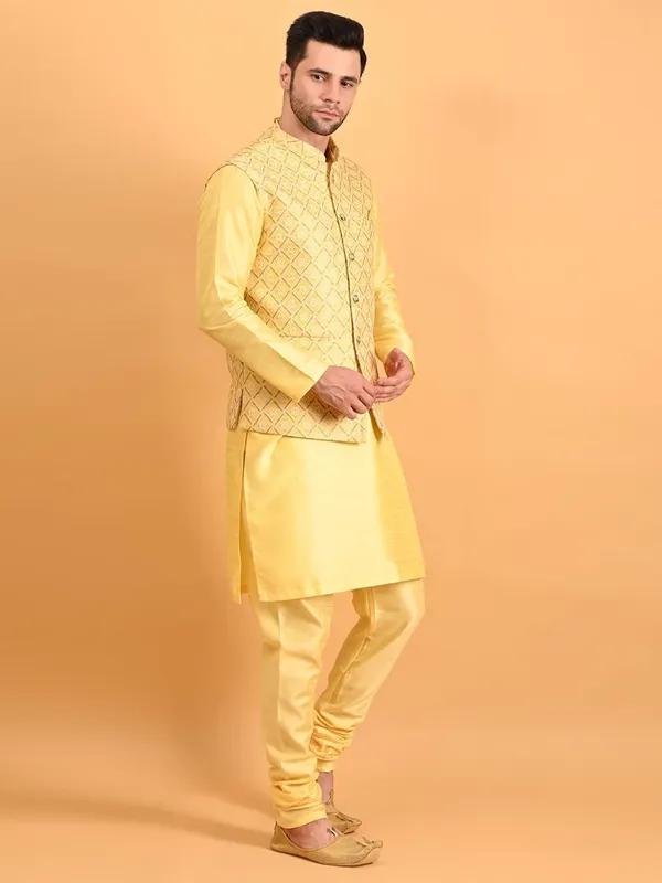 Men's_Silk_Blend_Kurta_Pajama_with_Designer_Ethnic_Nehru_Jacket/Modi_Jacket
