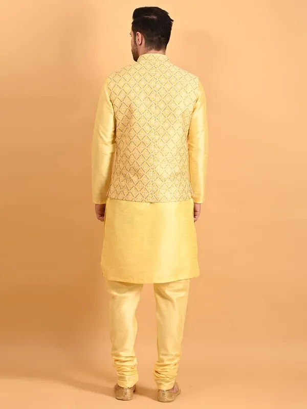 Men's_Silk_Blend_Kurta_Pajama_with_Designer_Ethnic_Nehru_Jacket/Modi_Jacket