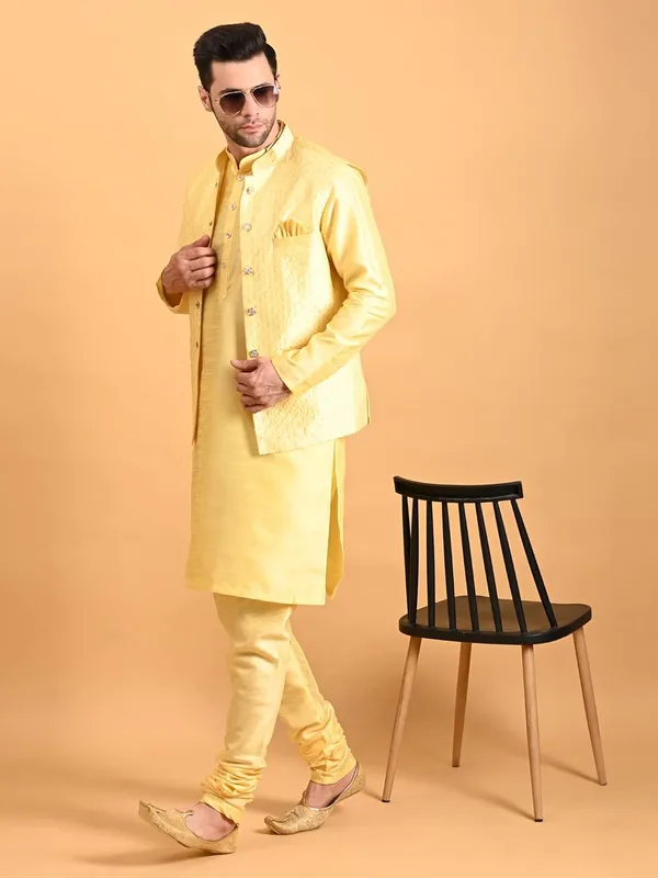 Men's_Silk_Blend_Kurta_Pajama_with_Designer_Ethnic_Nehru_Jacket/Modi_Jacket