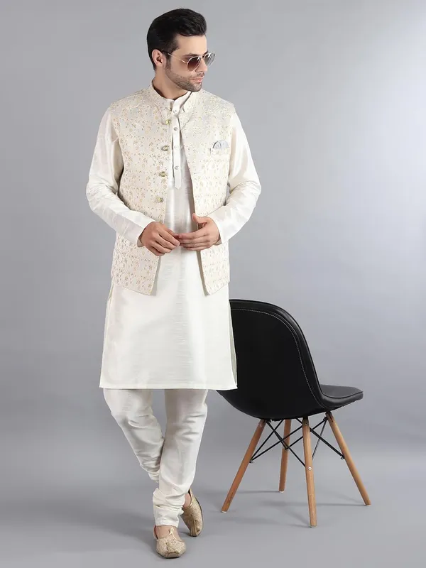 Men's_Silk_Blend_Kurta_Pajama_with_Designer_Ethnic_Nehru_Jacket/Modi_Jacket