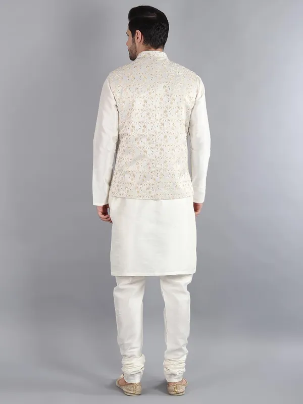 Men's_Silk_Blend_Kurta_Pajama_with_Designer_Ethnic_Nehru_Jacket/Modi_Jacket