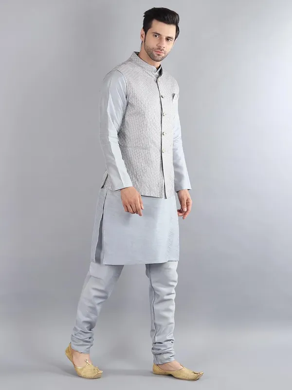 Men's_Silk_Blend_Kurta_Pajama_with_Designer_Ethnic_Nehru_Jacket/Modi_Jacket
