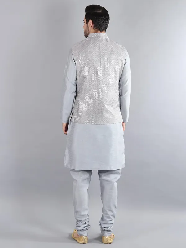 Men's_Silk_Blend_Kurta_Pajama_with_Designer_Ethnic_Nehru_Jacket/Modi_Jacket