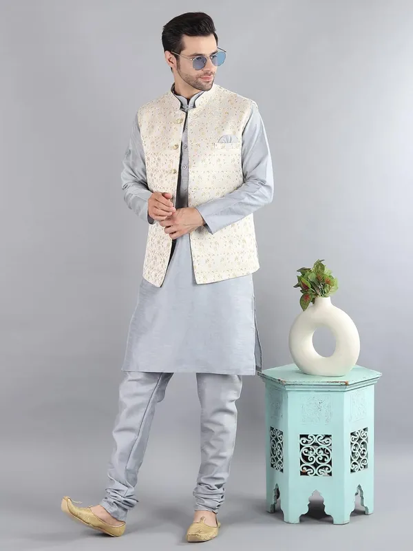 Men's_Silk_Blend_Kurta_Pajama_with_Designer_Ethnic_Nehru_Jacket/Modi_Jacket
