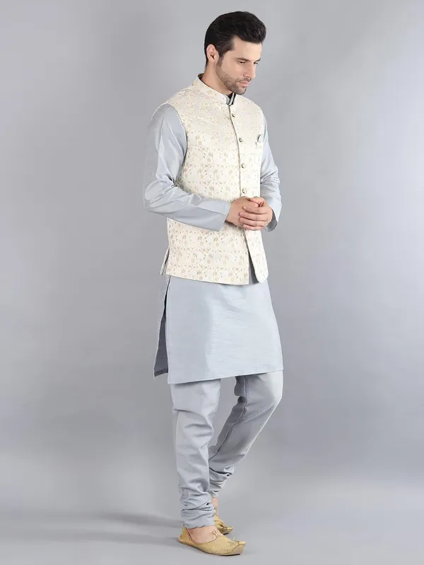 Men's_Silk_Blend_Kurta_Pajama_with_Designer_Ethnic_Nehru_Jacket/Modi_Jacket