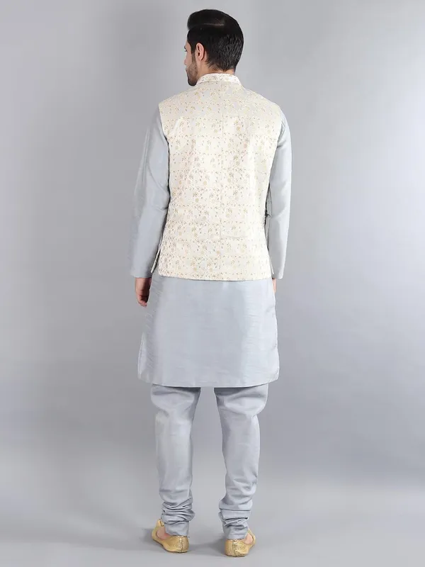 Men's_Silk_Blend_Kurta_Pajama_with_Designer_Ethnic_Nehru_Jacket/Modi_Jacket