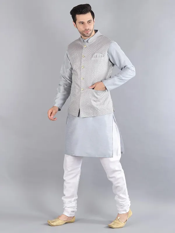 Men's_Silk_Blend_Kurta_Pajama_with_Designer_Ethnic_Nehru_Jacket/Modi_Jacket